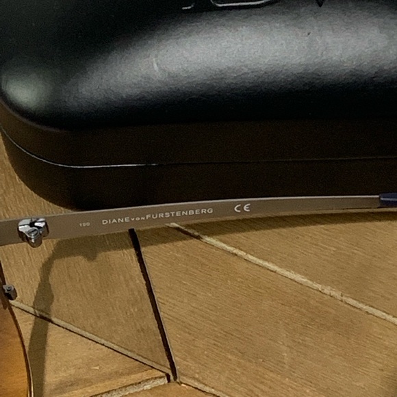 Diane Von Furstenberg Sunglasses - Picture 4 of 7